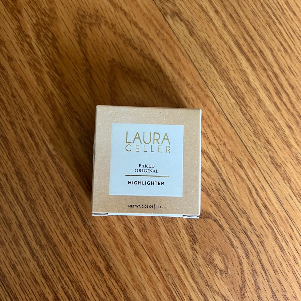 Laura Geller baked original highlighter in French Vanilla